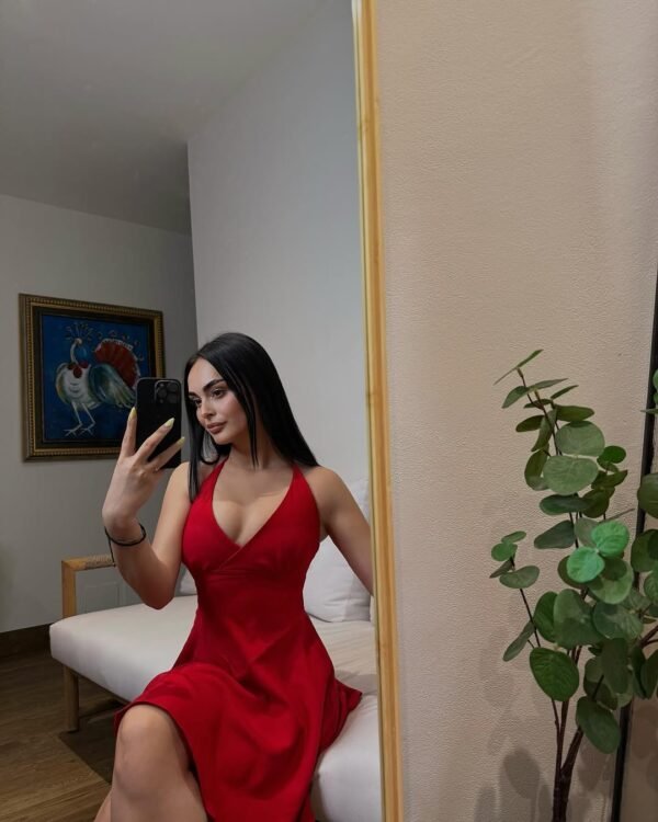 fustan i shkurtër me shpinë te hapur