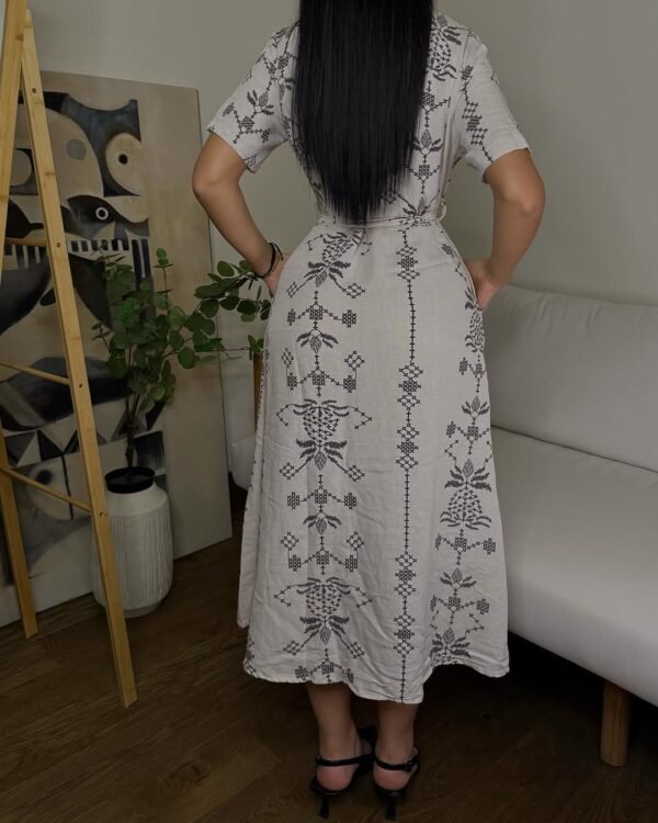 fustan elegant me vija etnike